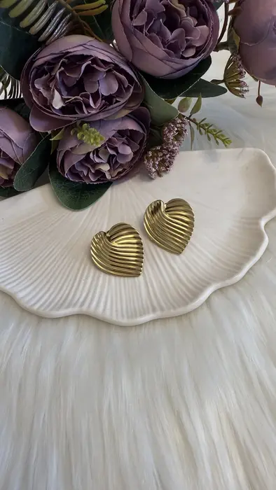 עגילי לב פסים