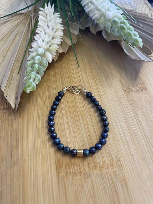 צמיד פנינים שחורות משולב