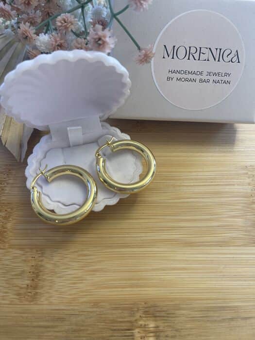 עגילי חישוק בינוני