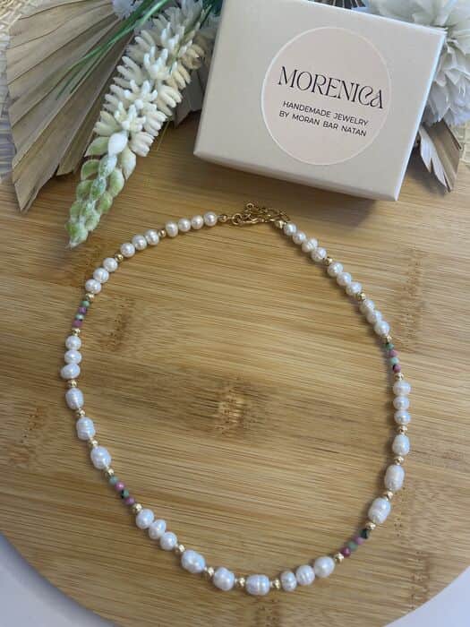 שרשרת פנינים בשילוב אבני רובי אנולייט