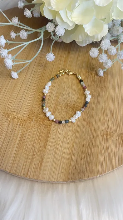 צמיד פנינים ואבן חן טורמלין