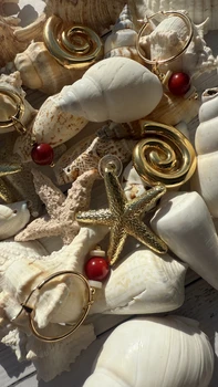 עגילי חישוק שלה