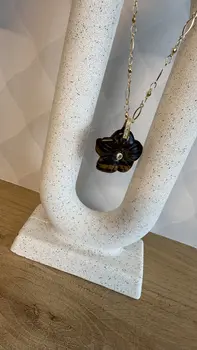 שרשרת פרח -עין הנמר