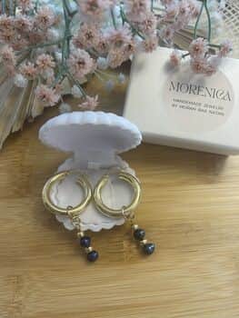 עגילי חישוק פנינים שחורות