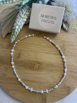 שרשרת פנינים בשילוב אבני ג'ספר תכלת