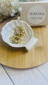 עגילי חישוק קונכיה