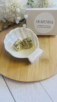 עגילי ריבוע צמודים