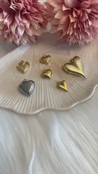 מגוון תליוני לב